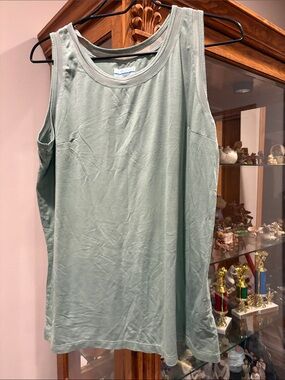 Columbia Women's Light Sage Green Tank Top